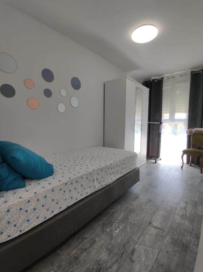 Modern Apartment Ana 로비니 외부 사진