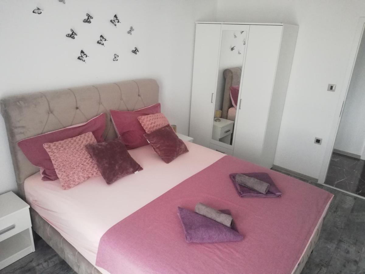 Modern Apartment Ana 로비니 외부 사진